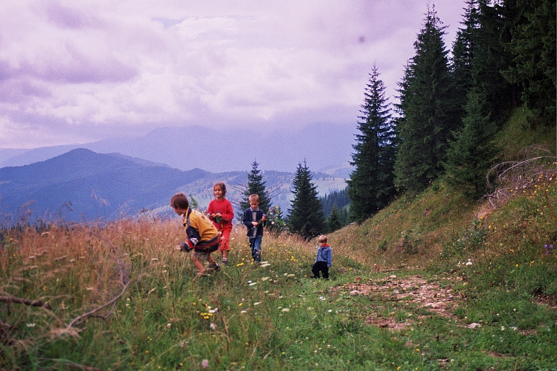 &copy; R.Thiel
Die Kinder
August 2002
Rumänienfotos