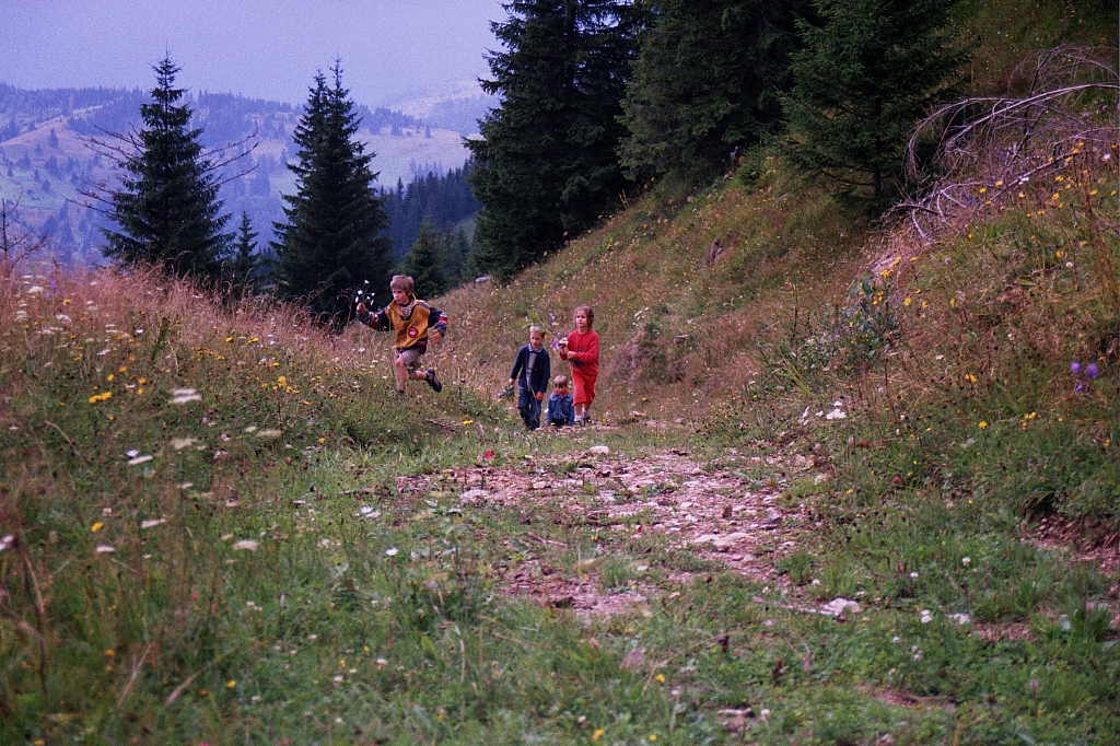 &copy; R.Thiel
Die Kinder
August 2002
Rumänienfotos