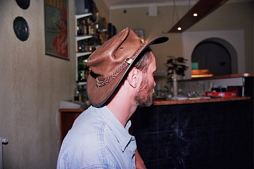 &copy; R.Thiel
Reimars Cafe-Bar "CHEERS" (Fagaraş)
August 2003
Rumänienfotos