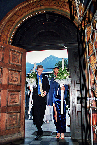 &copy; R.Thiel
Kirche (Biserica)
Hochzeit in Sinaia/Buşteni/Bucegi
Rumänienfotos