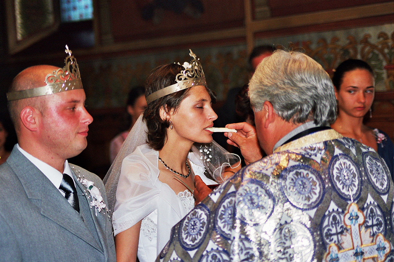 &copy; R.Thiel
Kirche (Biserica)
Hochzeit in Sinaia/Buşteni/Bucegi
Rumänienfotos