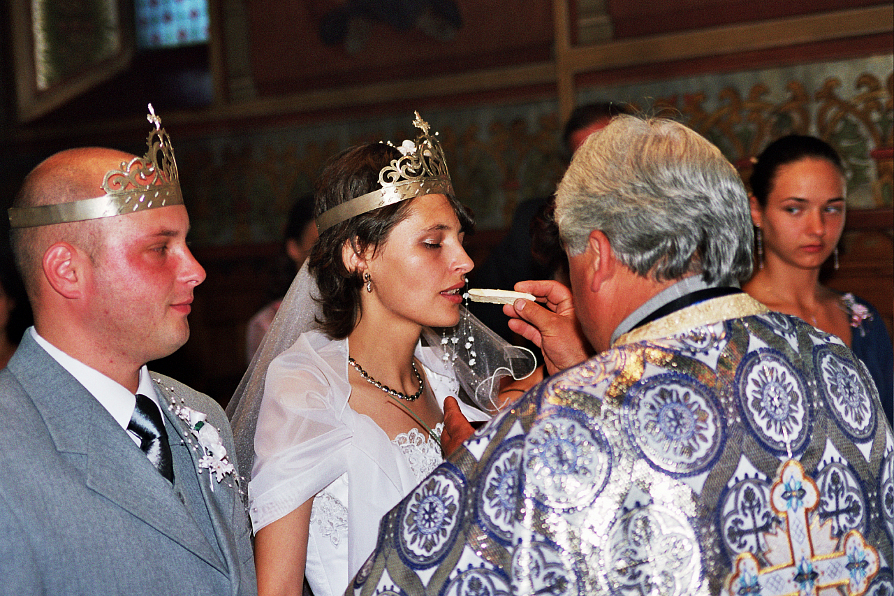 &copy; R.Thiel
Kirche (Biserica)
Hochzeit in Sinaia/Buşteni/Bucegi
Rumänienfotos
