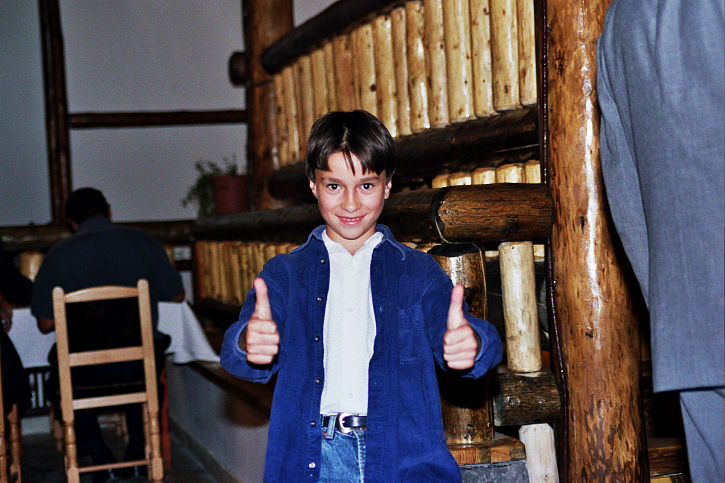 &copy; R.Thiel
Party in der Cabana
Hochzeit in Sinaia/Buşteni/Bucegi
Rumänienfotos