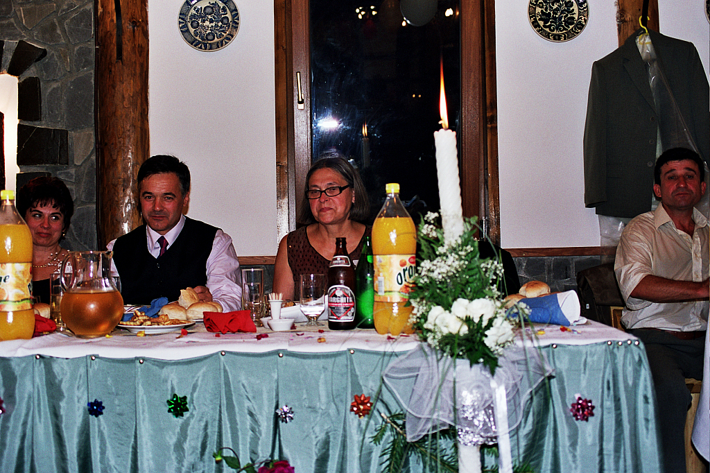 &copy; R.Thiel
Party in der Cabana
Hochzeit in Sinaia/Buşteni/Bucegi
Rumänienfotos