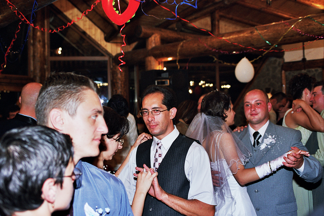 &copy; R.Thiel
Party in der Cabana
Hochzeit in Sinaia/Buşteni/Bucegi
Rumänienfotos